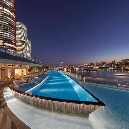 Hotel Crown Towers Sídney Exterior foto Infinity Pool at The Star Gold Coast