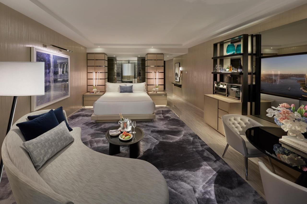 Hotel Crown Towers Sídney Exterior foto A guest room at the Ritz-Carlton, DIFC
